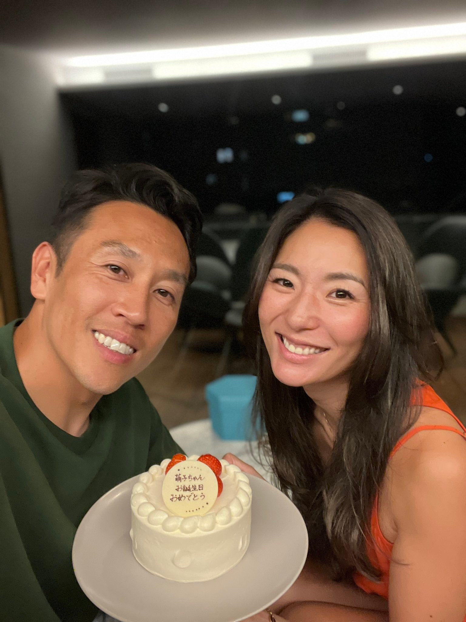 女性版バチェラー「初代バチェロレッテ」福田萌子、恋人からのバースデーサプライズに「涙が止まらなかった」100本の薔薇＆手紙受け取る