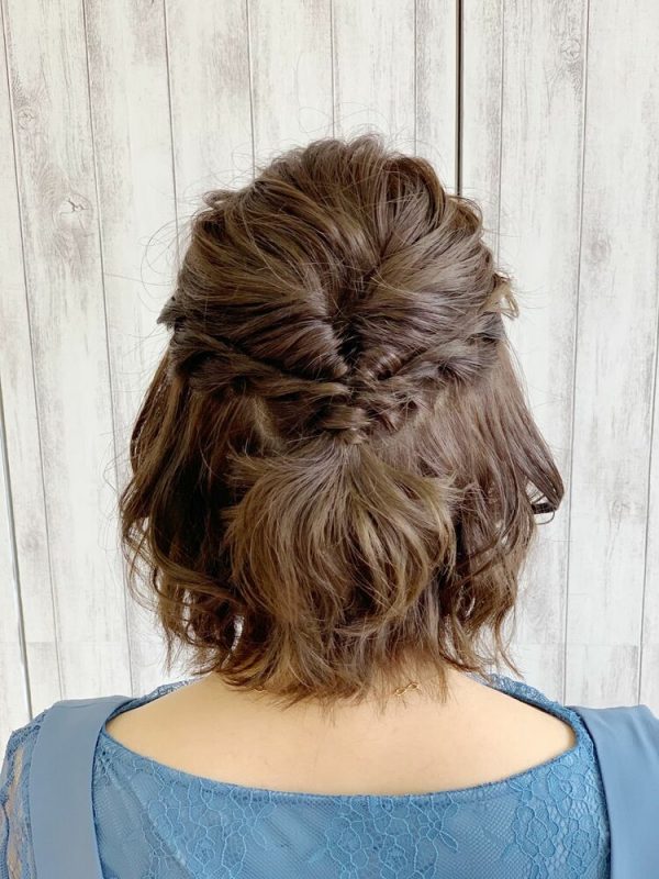 30代女性向けミディアムヘアの簡単ヘアアレンジ集 忙しい毎日でもサッと綺麗に モデルプレス 30代女性向けミディアムヘアの簡単ヘアアレンジ集 忙しい毎日でもサッと綺麗に モデルプレス