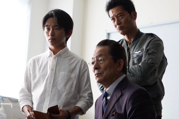 加藤清史郎、水谷豊、寺脇康文「相棒 season23」第2話(C)テレビ朝日