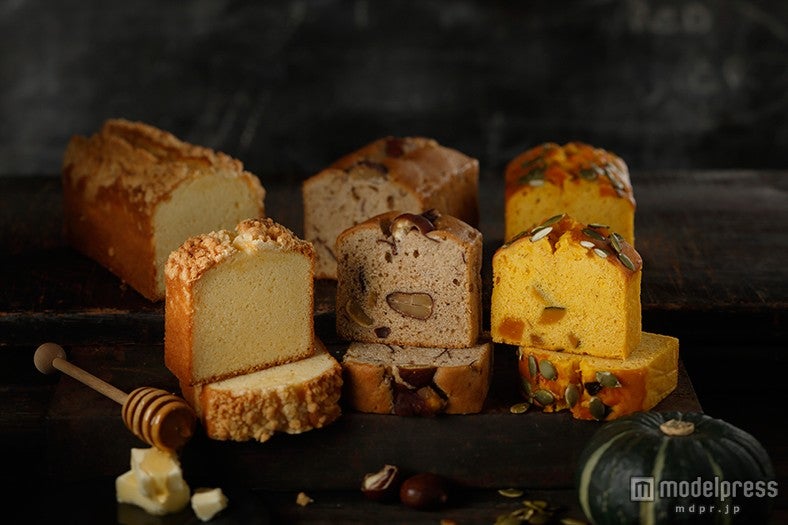 （左から）「コーヒー＆エスプレッソケーキ ハニーバター」、「コーヒー＆エスプレッソケーキ マロン」、「コーヒー＆エスプレッソケーキ パンプキン」