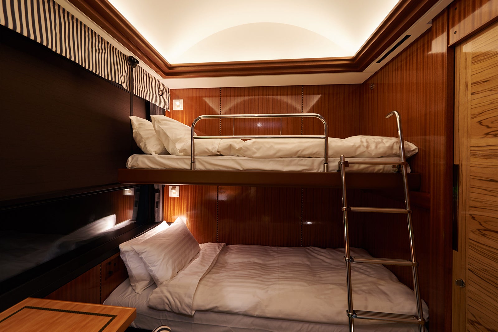 ロイヤルシングル（402号室）／画像提供：西日本旅客鉄道