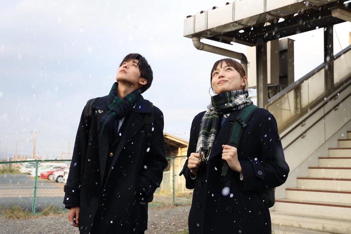 目黒蓮、川口春奈(C)フジテレビ