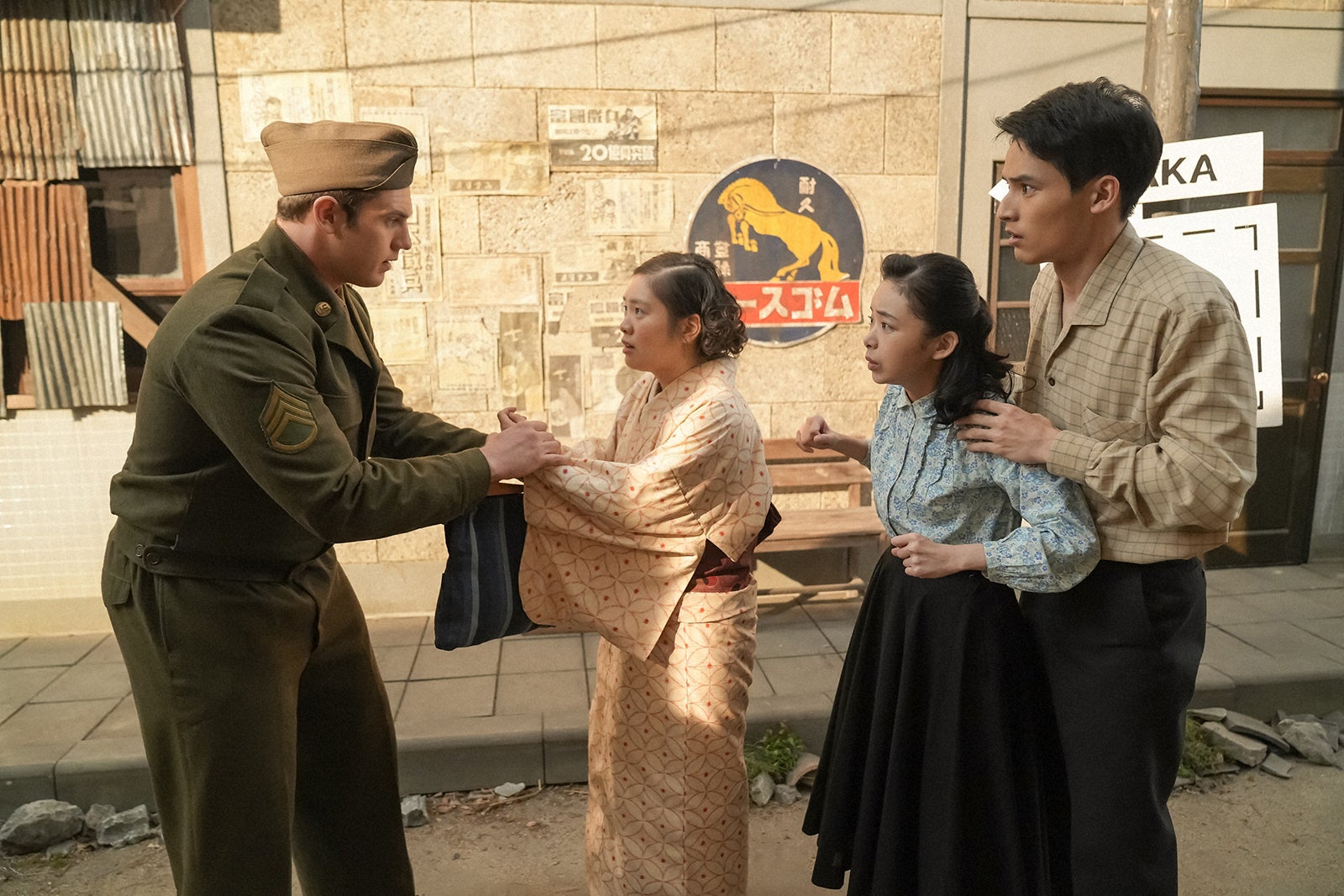 富田望生、趣里、水上恒司「ブギウギ」第74話（C）NHK