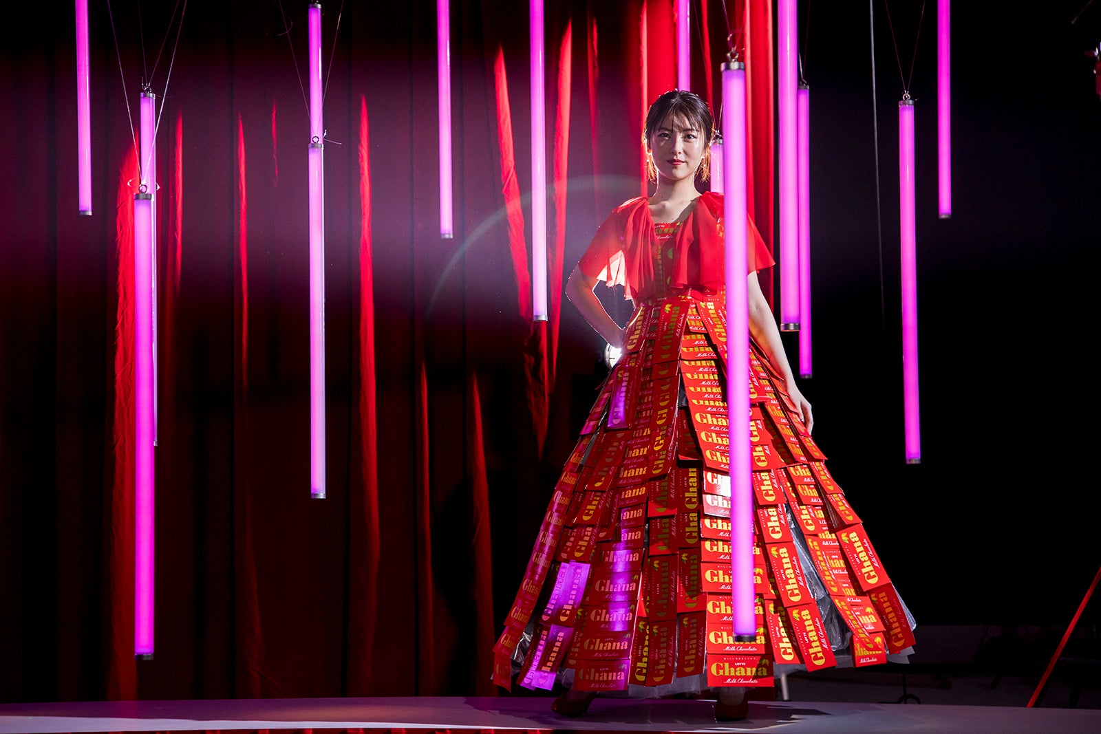 浜辺美波／新WEB動画メイキングより（提供写真）