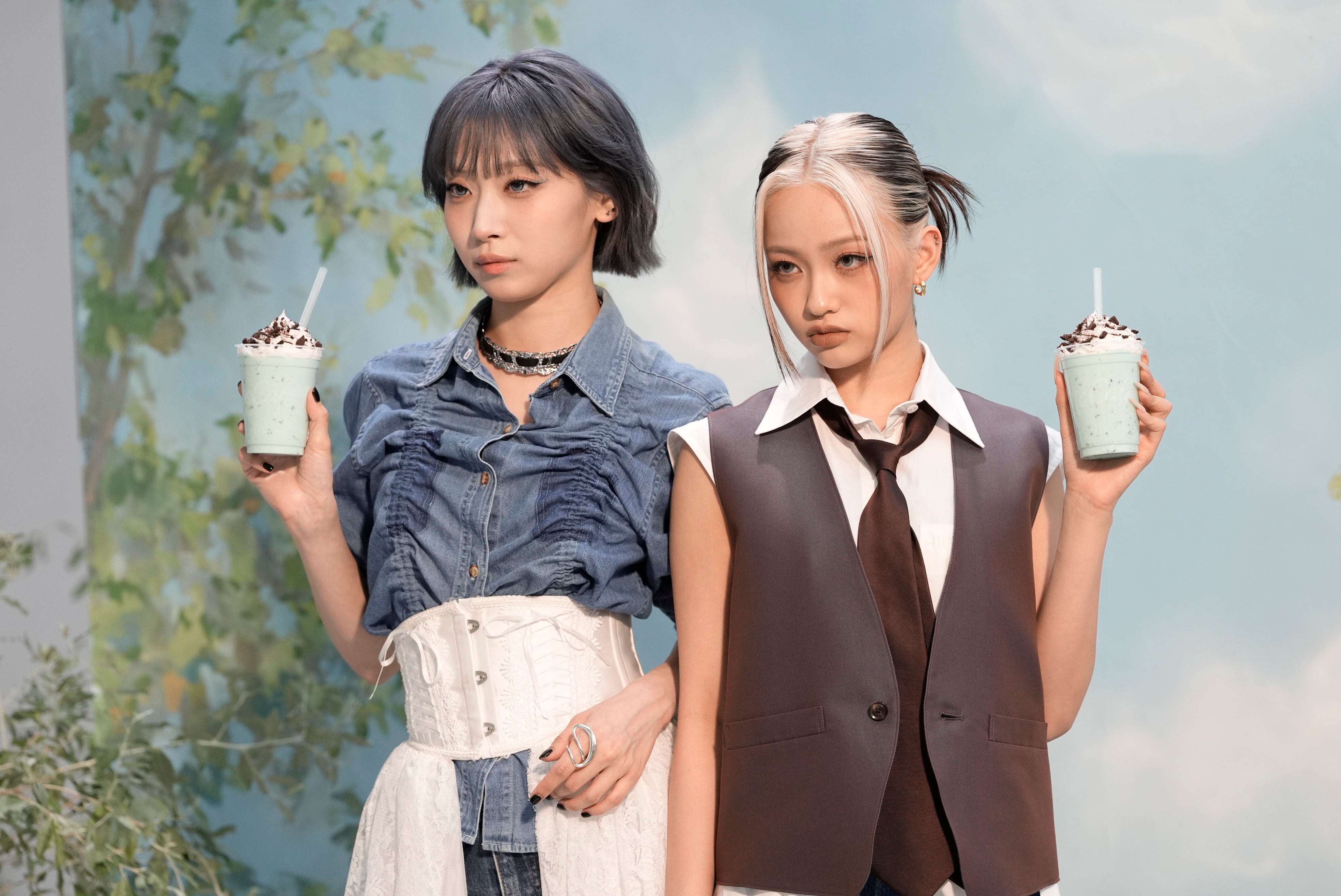 JISOO、YURI「マックに甘いの飲みにこない？チョコミント」篇メイキング（提供写真）