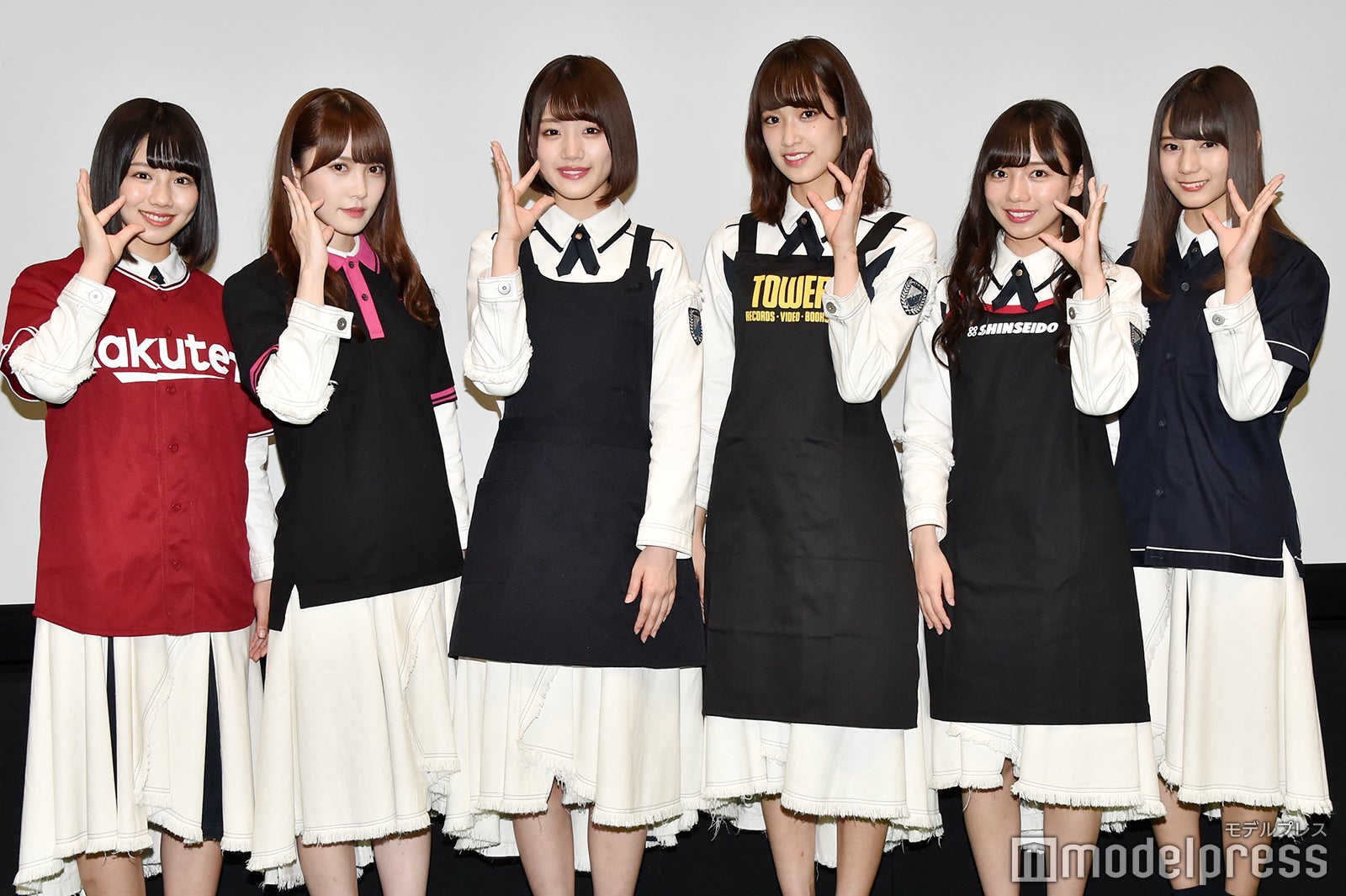 けやき坂46／左より：渡邉美穂、加藤史帆、佐々木美玲、佐々木久美、齊藤京子、小坂菜緒（C）モデルプレス