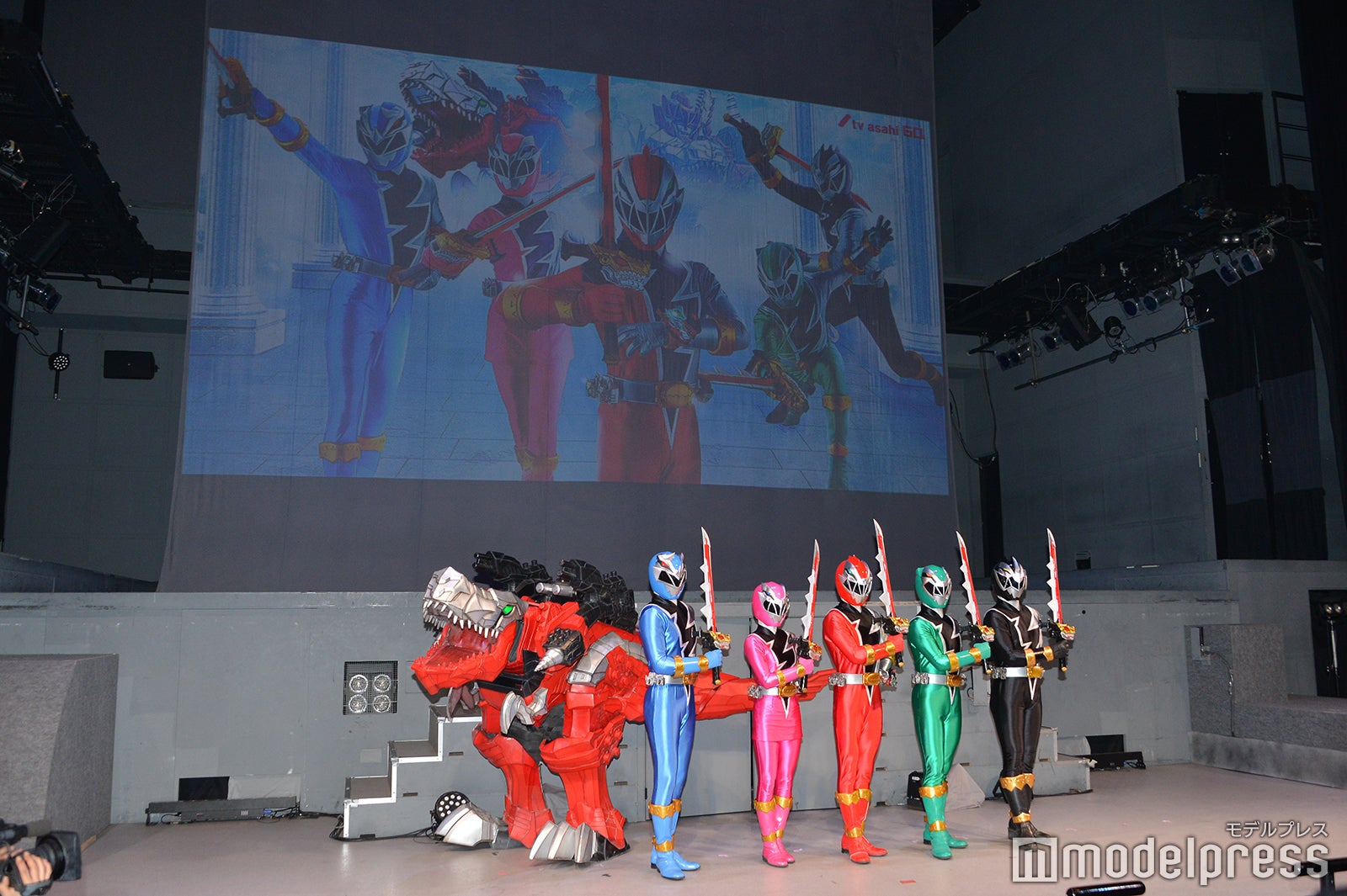 ティラミーゴ＆騎士竜戦隊リュウソウジャー（C）モデルプレス