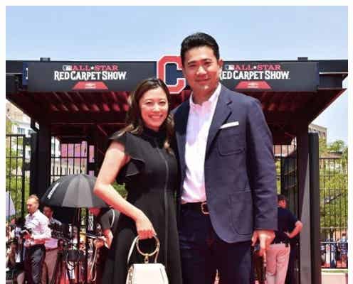 田中将大投手、球宴レッドカーペットに妻・里田まい&息子とともに登場 夫婦ショットに反響