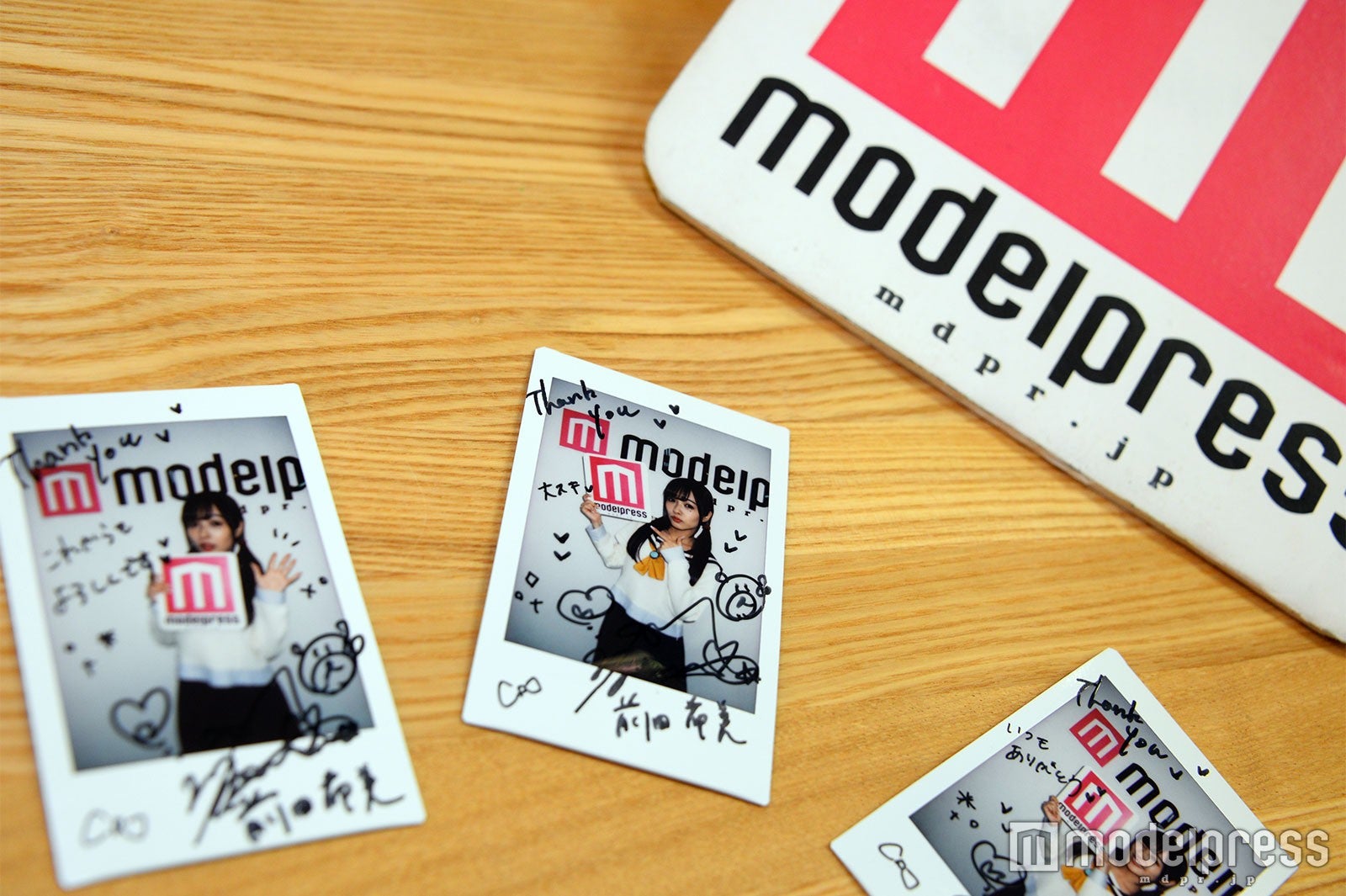 チェキ（C）モデルプレス