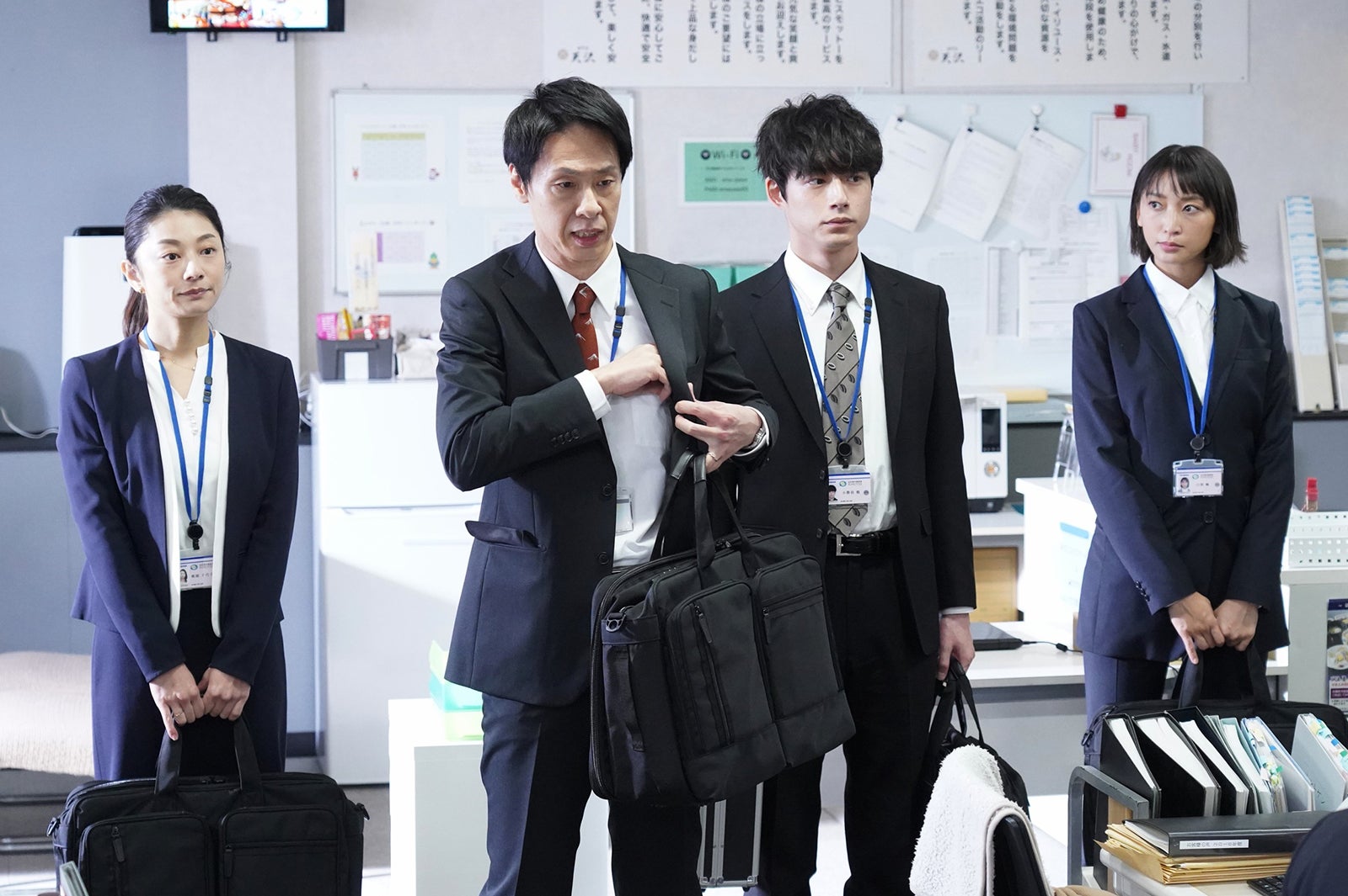 小池栄子、大倉孝二、坂口健太郎、杏／「競争の番人」第2話より（C）フジテレビ