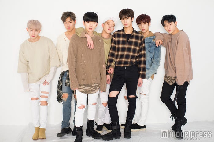 MONSTA X(左から)ウォノ、ショヌ、キヒョン、ジュホン、ヒョンウォン、ミニョク、I.M (C)モデルプレス