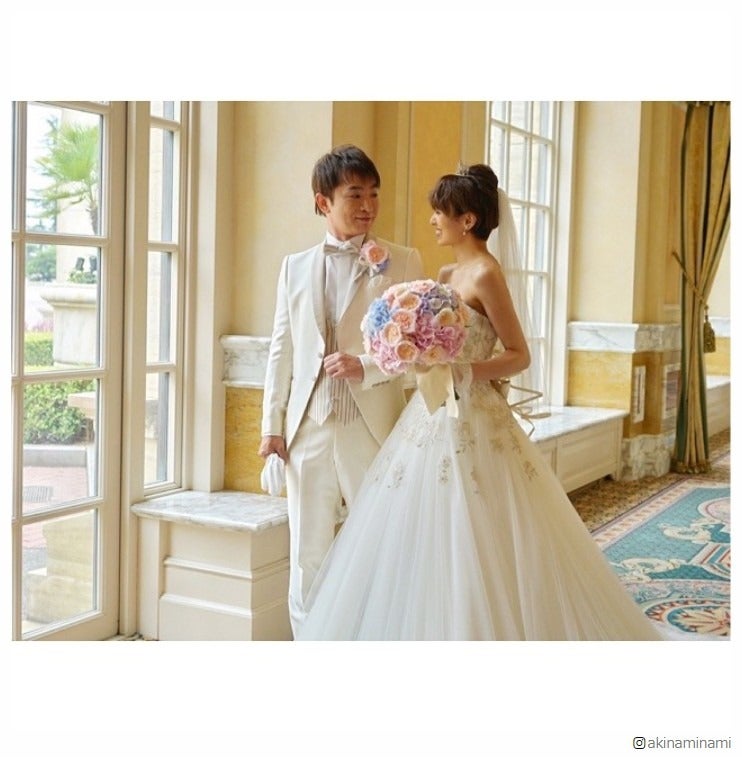 濱口優＆南明奈、“憧れのディズニーウエディング”を報告「理想の夫婦」と反響