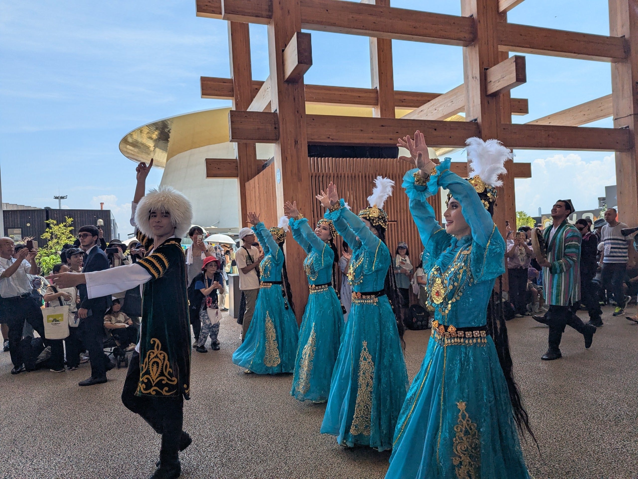 筆者はウズベキスタンに行くのが目標になった（写真はウズベキスタンのナショナルデー）