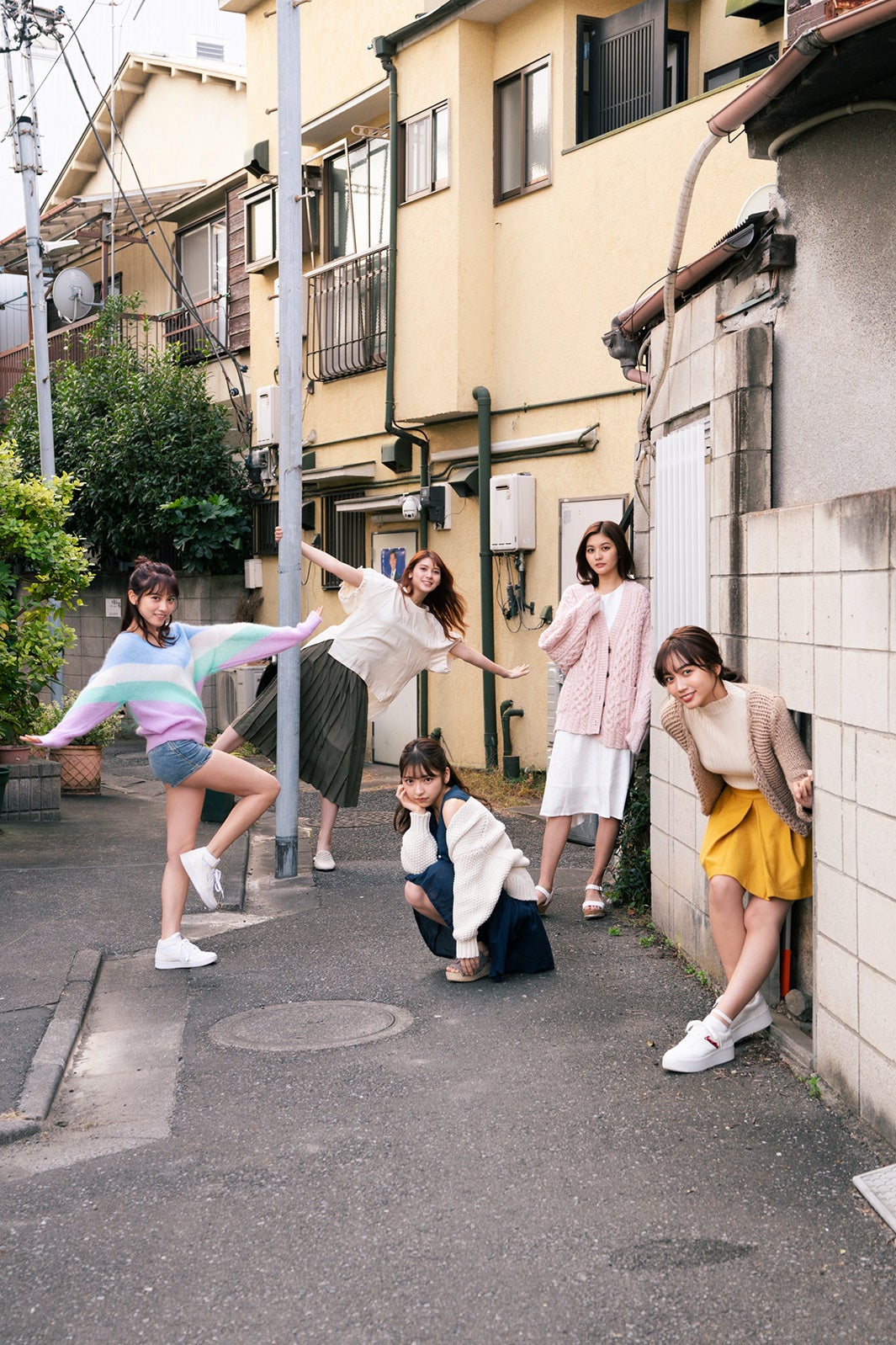 桃月なしこ、アンジェラ芽衣、十味、林ゆめ、黒木ひかり（C）「B.L.T.3月号増刊ゼロイチジャック版」（東京ニュース通信社刊）撮影：YOROKOBI