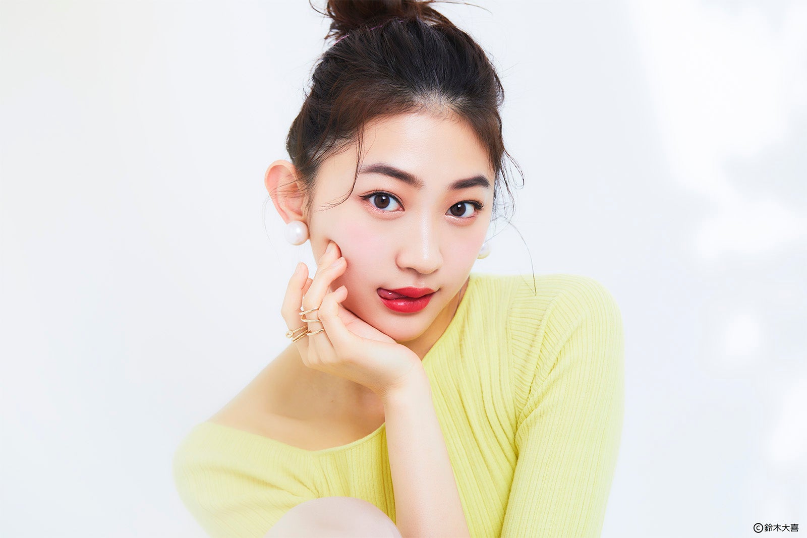 “奇跡の美肌”田辺かほ、人気上昇中の“ハニルメイク”披露