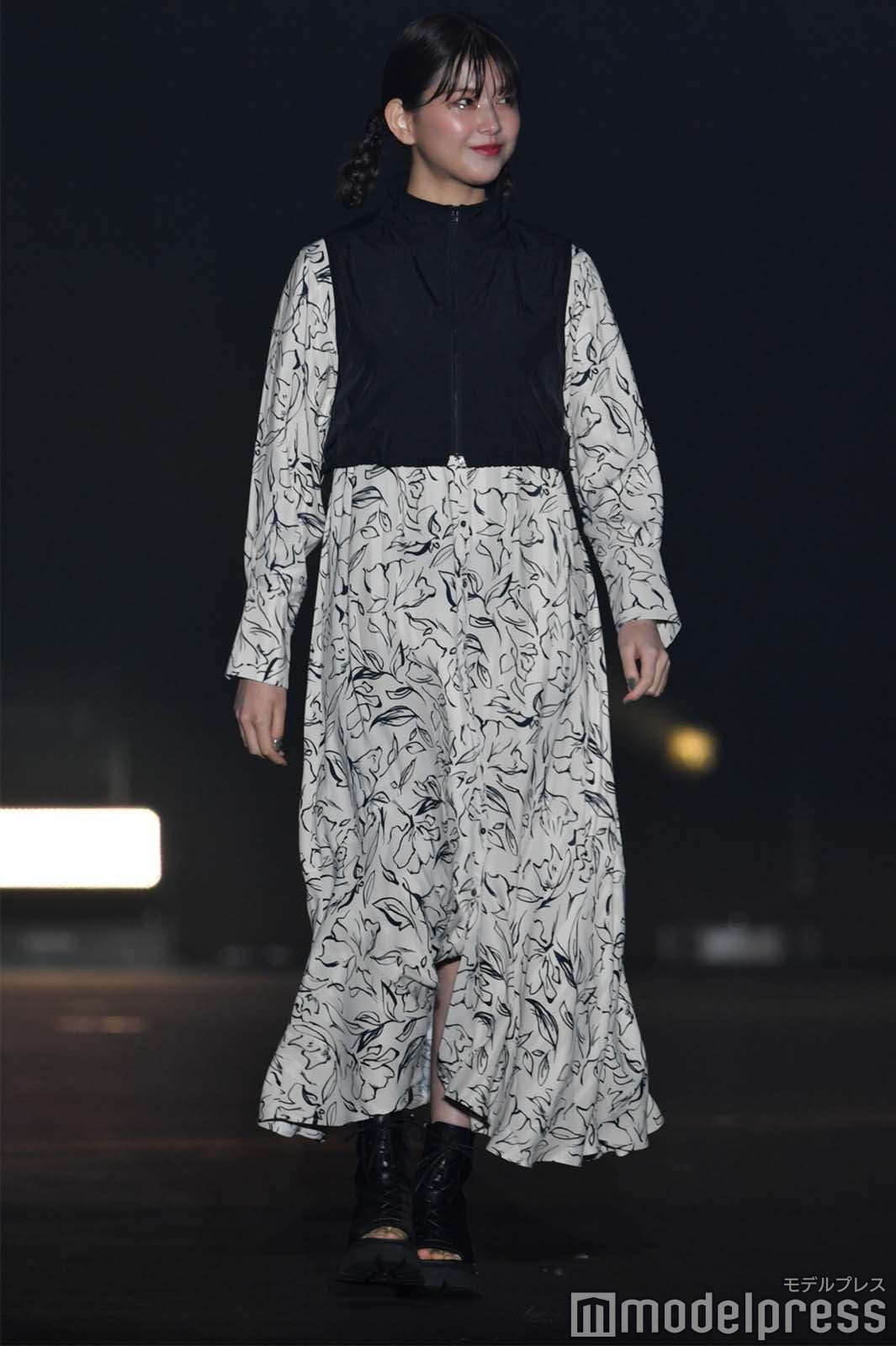 渡邉理佐（C）モデルプレス