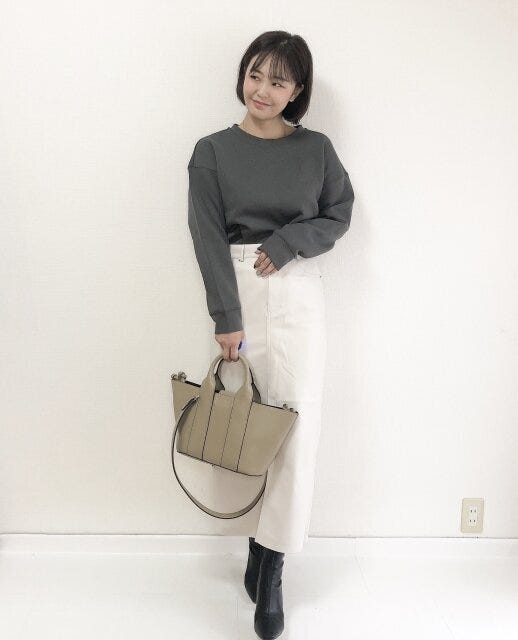 大人におすすめのスウェットコーデ