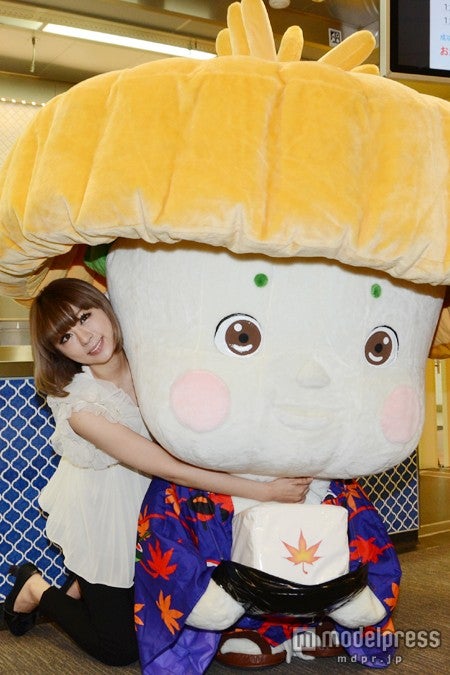 左から：家村マリエ、豆腐小僧