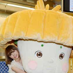 左から:家村マリエ、豆腐小僧