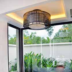 バスルームからは庭が見える