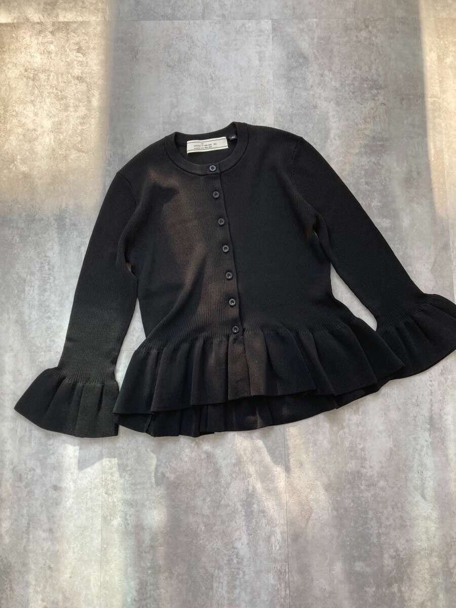GUのリブフリルカーディガン
