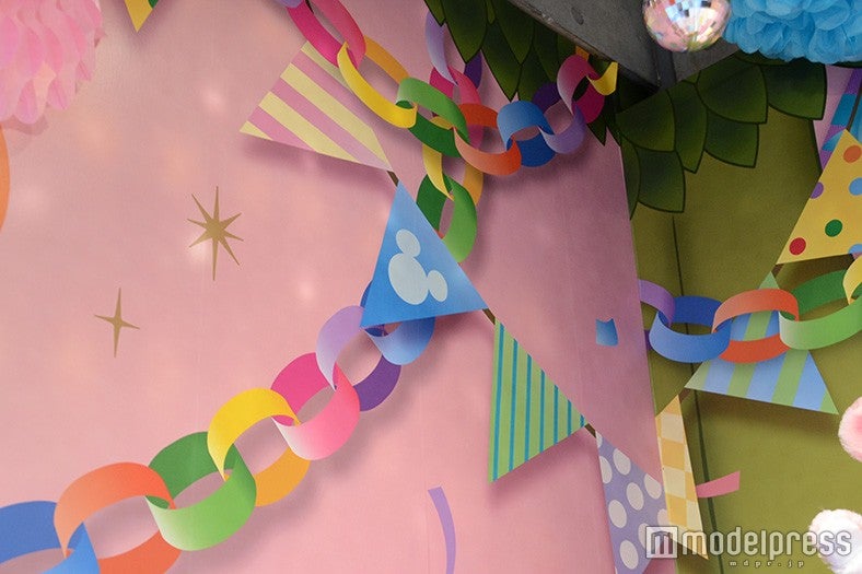 飾りの中にミッキーシェイプ（C）モデルプレス／（C）Disney