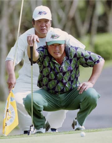 ジャンボ尾崎さん専属キャディー・佐野木さんが追悼「またあの世で勝ちまくろうな」 10日自宅に呼ばれ涙の握手
