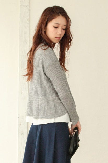 ボトルネックリブニットレイヤード風トップス「Re:EDIT by GALSTAR」3,298円(税込)/画像提供:Re:EDIT by GALSTAR