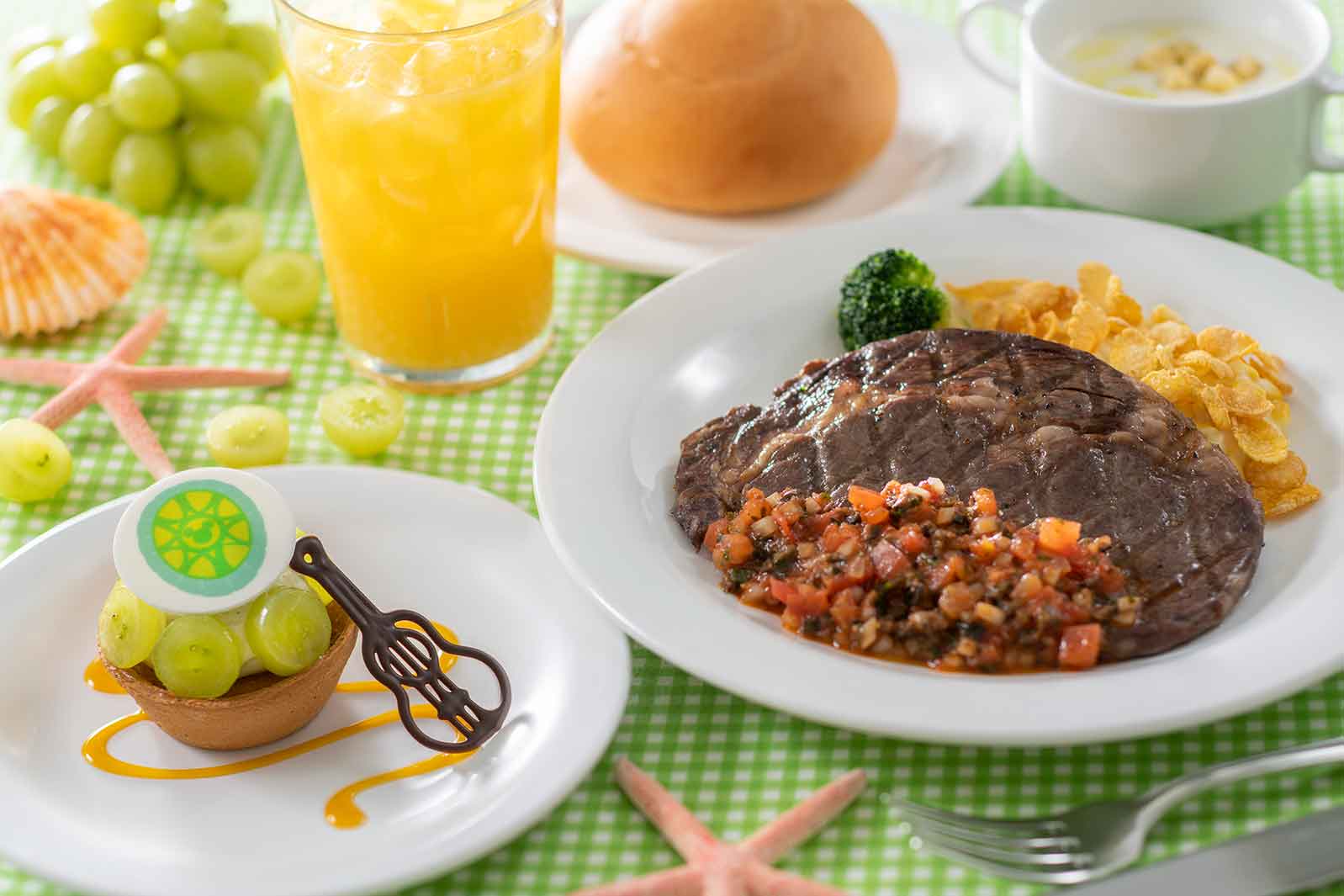 ホライズンベイ・レストラン スペシャルセット2,880円（C）Disney