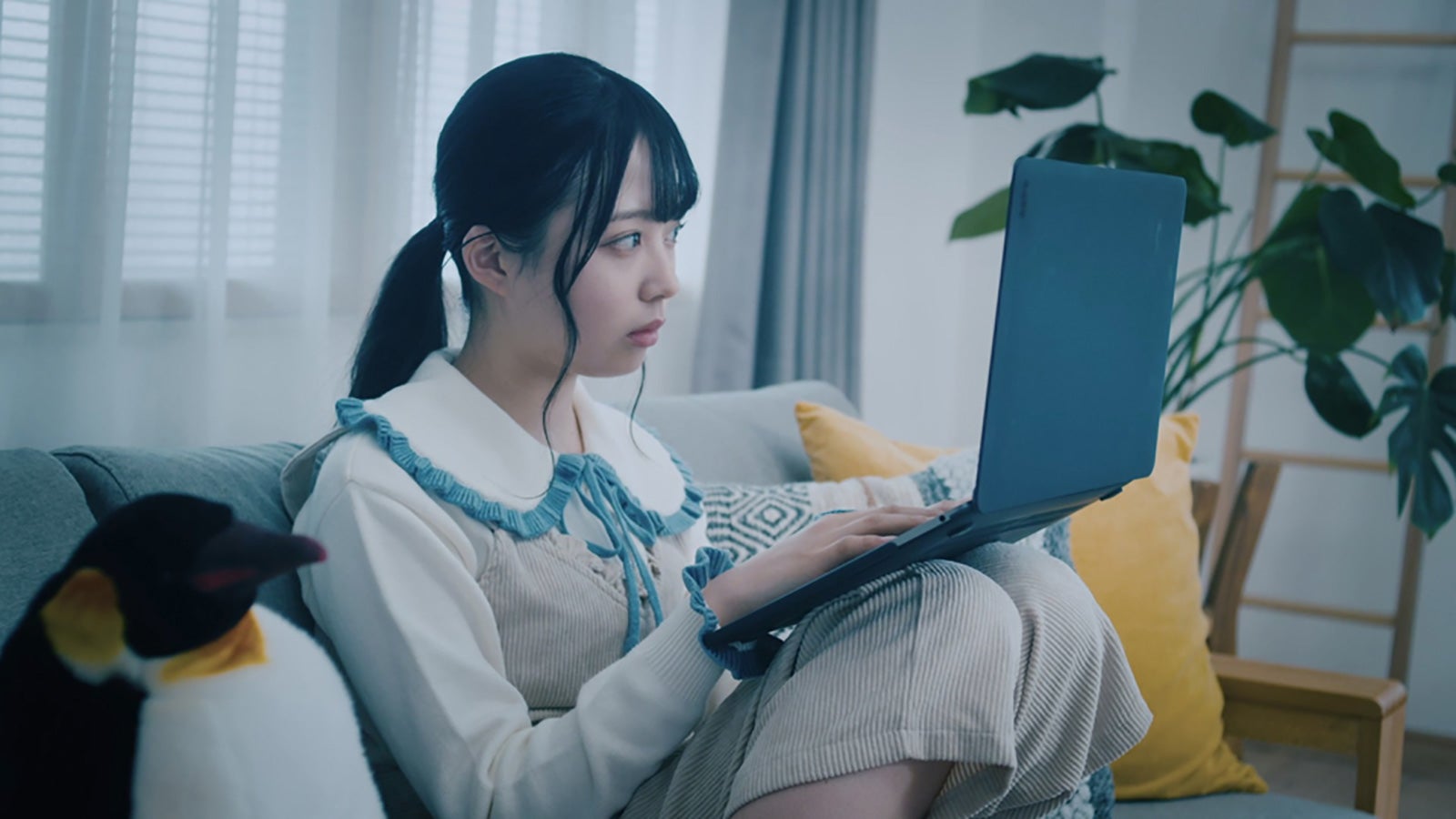 佐藤璃果／乃木坂46「僕は僕を好きになる」特典映像4期生個人PVより（提供写真）