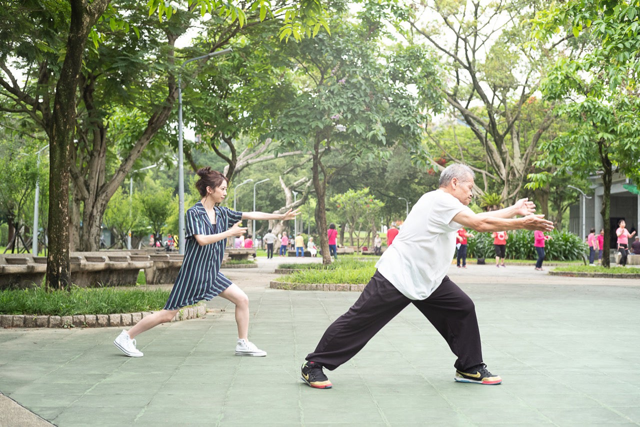 エビ中・真山りか、ファースト写真集発表 背中＆脚大胆見せ