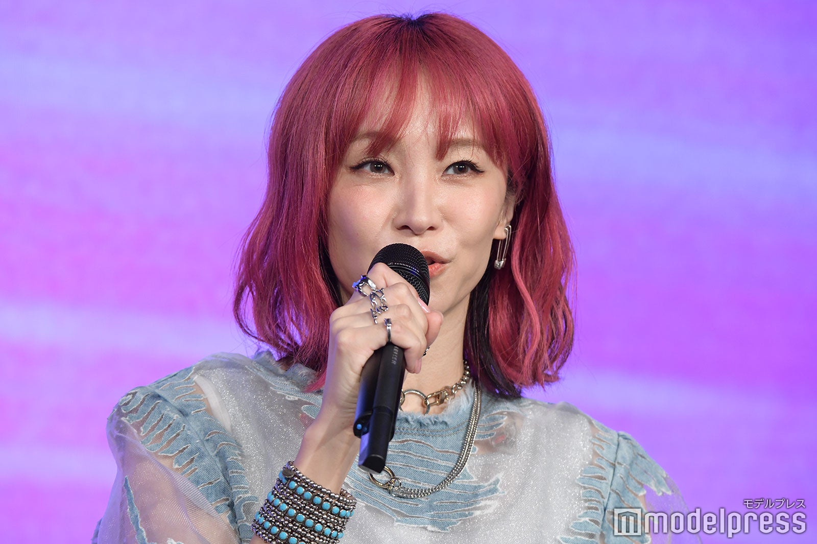 LiSA（C）モデルプレス