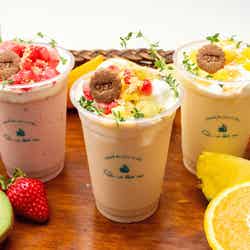 季節のフルーツのフルージュ928円、イチゴのフルージュ874円、南国フルーツのフルージュ874円/画像提供:キルフェボン