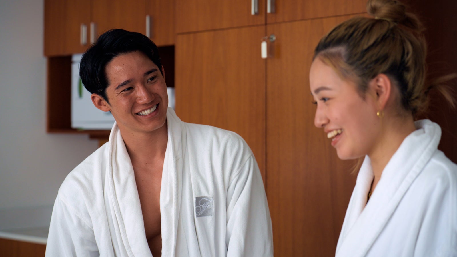 Netflix新恋リア「オフライン ラブ」令和ロマン「世が世なら天下取ってる」最年少恋愛マスターの恋模様とは