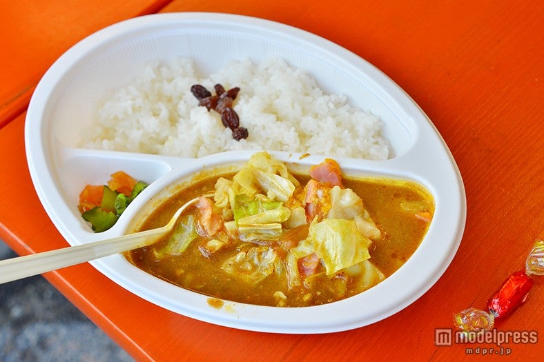 「インド式カレー 夢民」／ベーコンエッグ野菜カレー