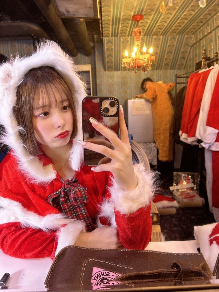 加藤乃愛、“中町JP写りこみ”自撮り写真公開「可愛すぎる」「後ろで何してるの？」の声