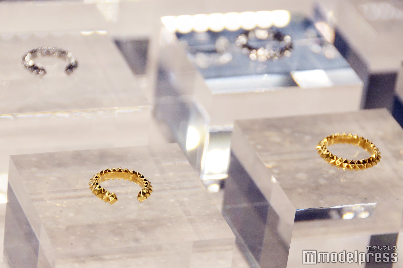 ジェンダーレスを意識したデザインのAHKAH渋谷限定リング（C）モデルプレス