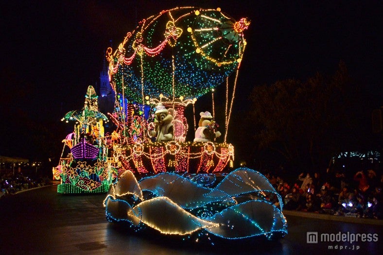 「東京ディズニーランド・エレクトリカルパレード・ドリームライツ」もクリスマス仕様に