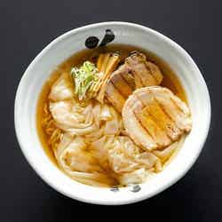 花鳥風月【酒田市】海老ワンタンメン<醤油>/画像提供:山形アドビューロ