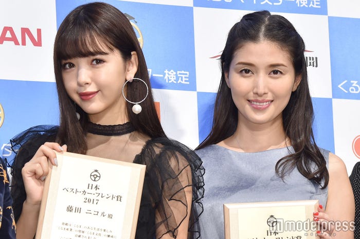 藤田ニコル、橋本マナミ(C)モデルプレス