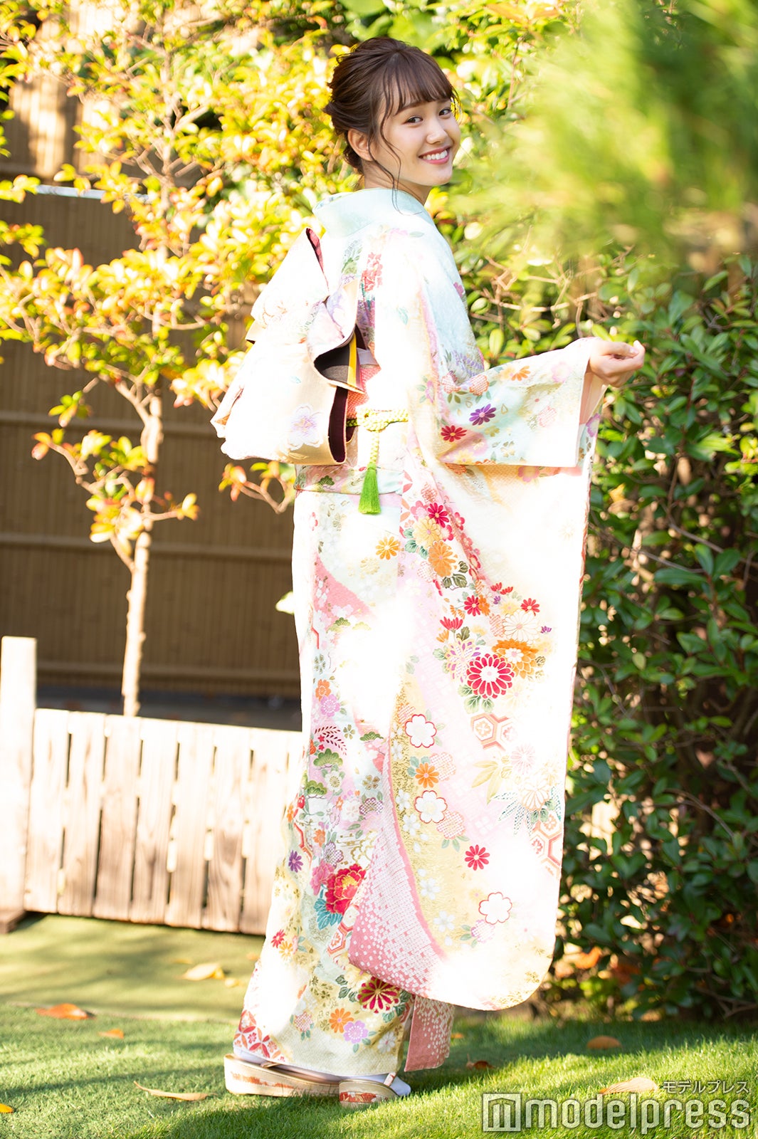 尾碕真花（C）モデルプレス