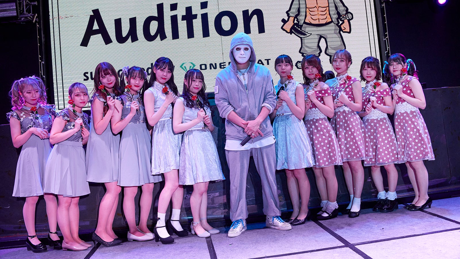 （中央）ラファエル「ラファエルプロデュースアイドル」最終審査より（提供写真）