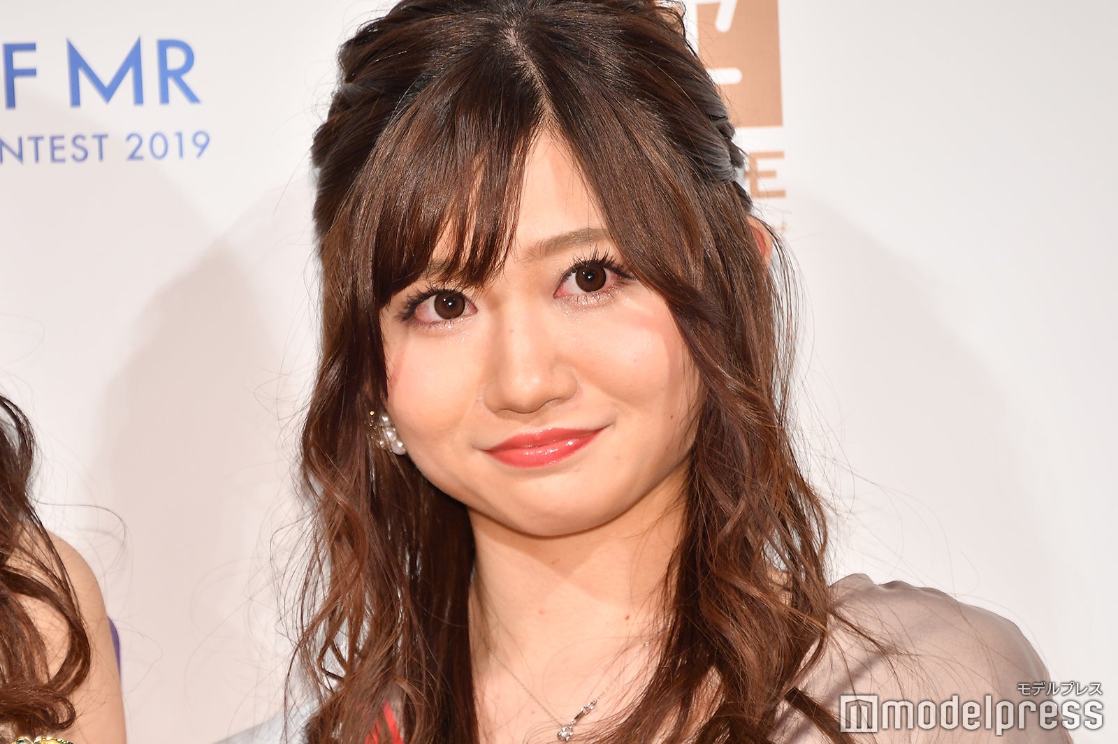 嘉部志音 （C）モデルプレス