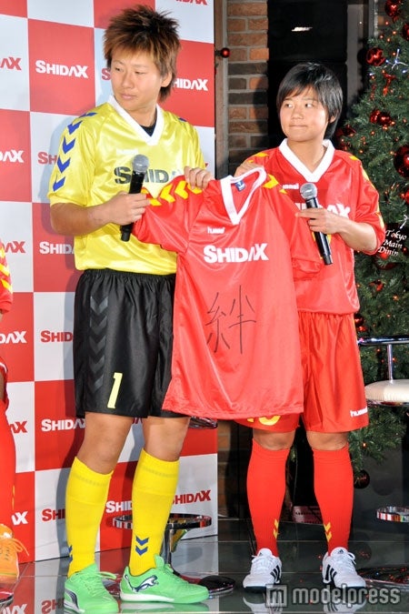 （左から）海堀あゆみ選手、大野忍選手