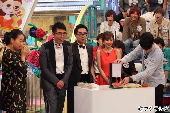 (左から)いとうあさこ、大久保佳代子、おぎやはぎ、田中みな実アナウンサー(C)フジテレビ