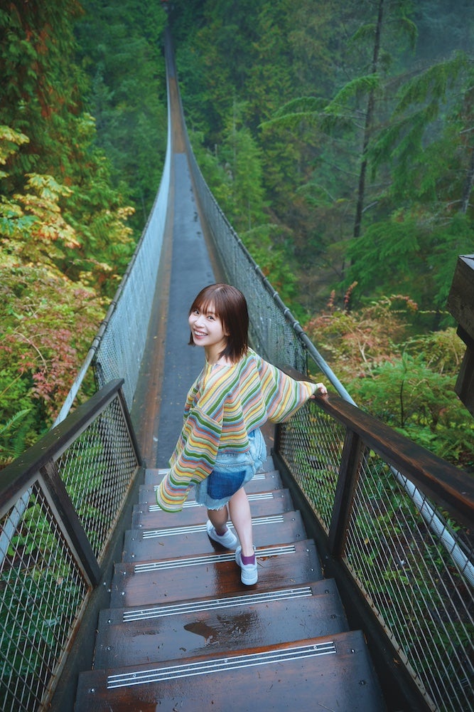 松田好花 1st写真集「振り向いて」／撮影：岡本武志／講談社