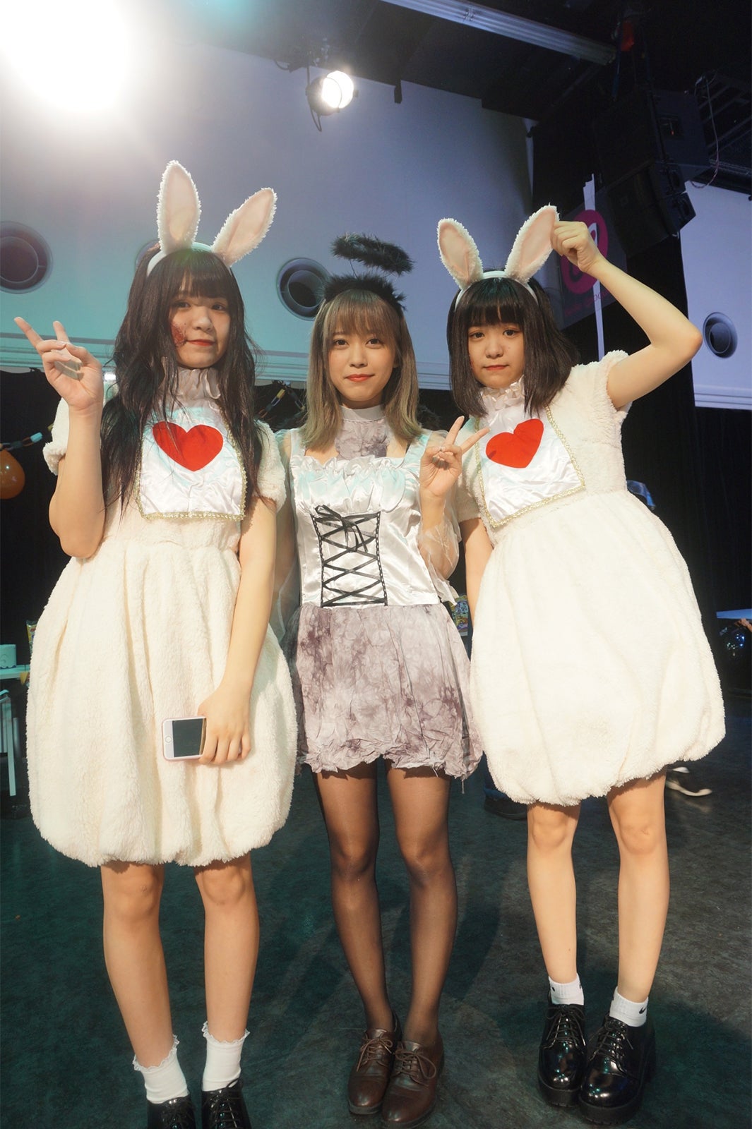 江崎葵（中央）、ももはな（画像提供：HSP）