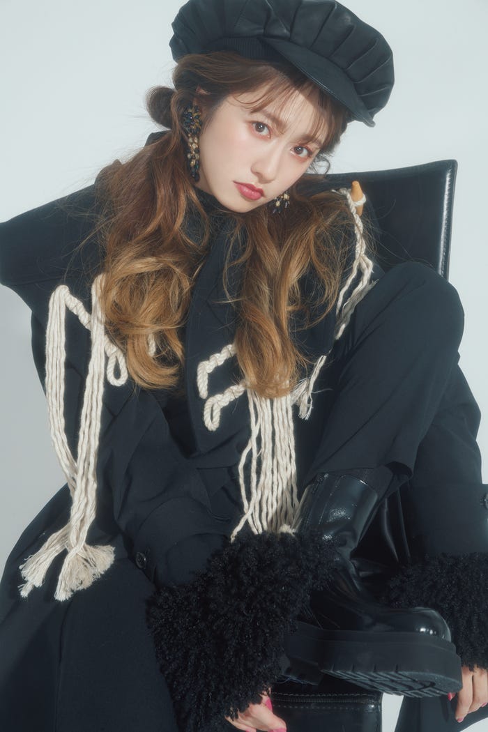 ももいろクローバーZ・佐々木彩夏 「LARME」047 Winterより(提供写真)