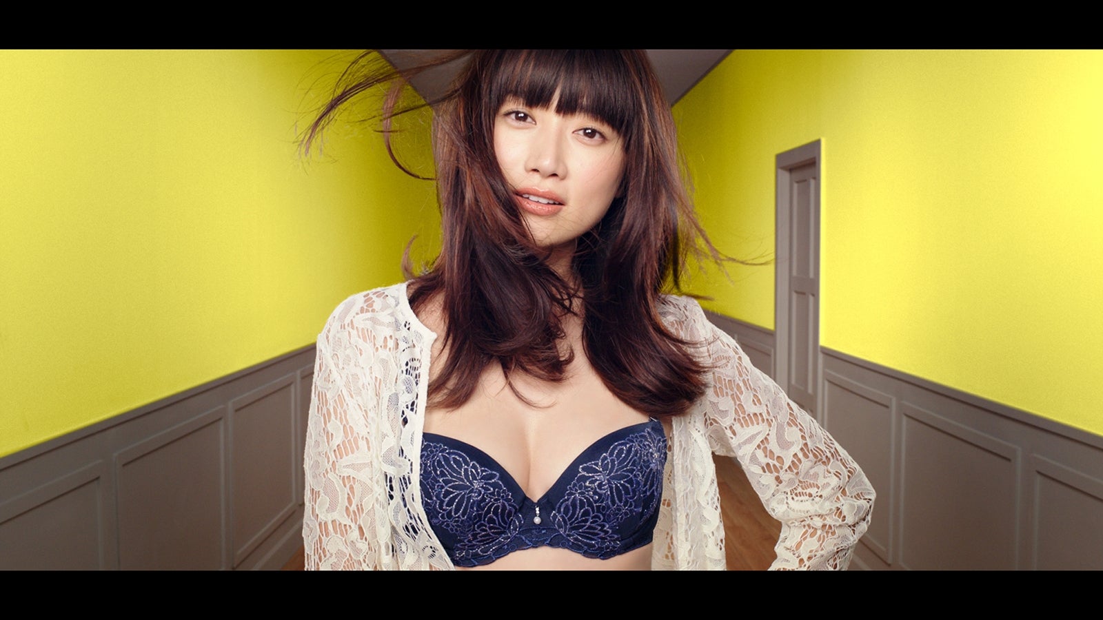 ヨンア、ランジェリーで産後1ヶ月半とは思えぬ美ボディ披露　ママになっての初仕事