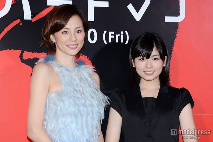 (左から)米倉涼子、小芝風花